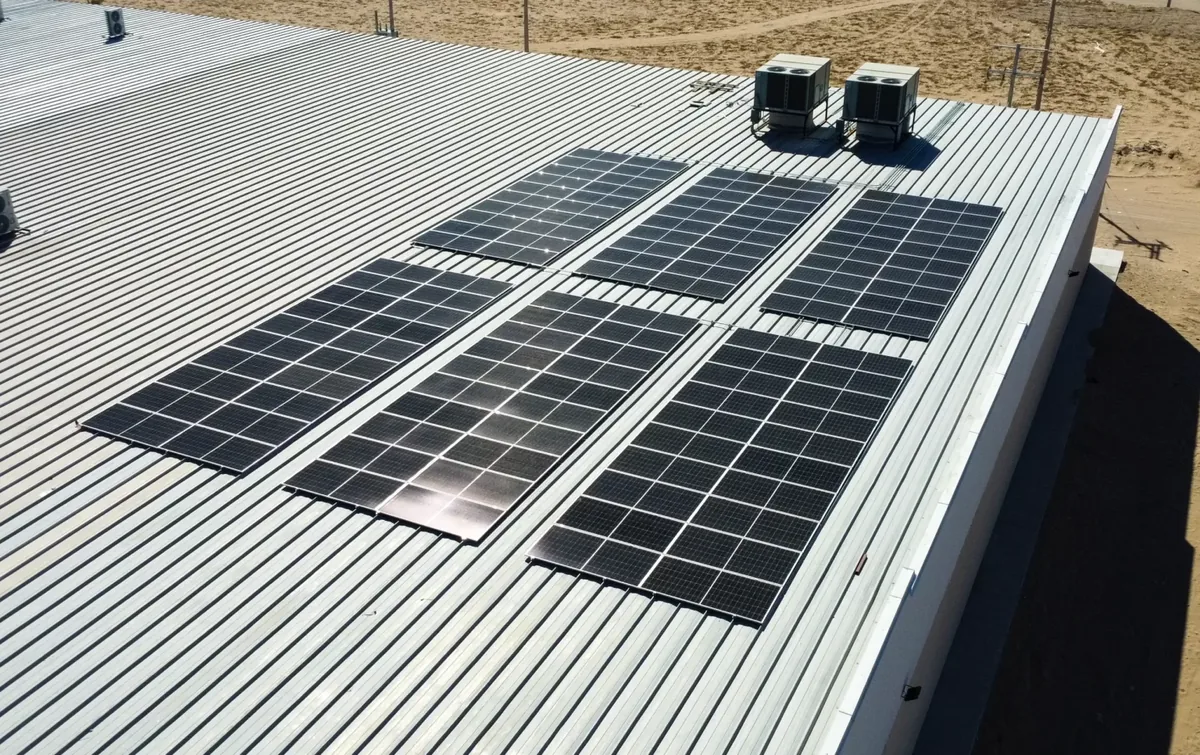 Sistema solar comercial de 69.6 kW en San Luis Río Colorado - I-Vert Energy